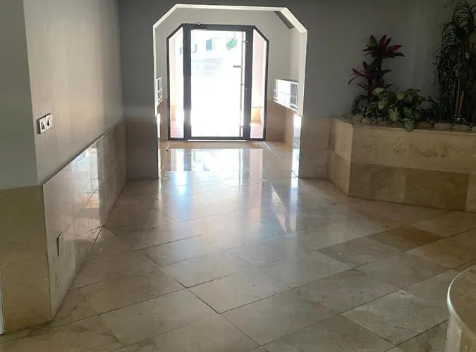 Piso Centro 아파트 산신소